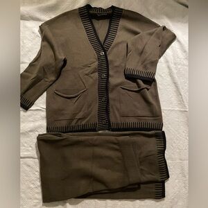 HUNTER GREEN MATCHING LOUNGE SET